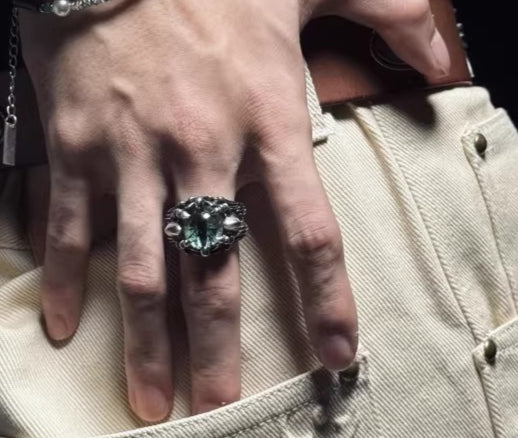 The Abyssal Gaze | Vintage Gothic Dragon Eye Claw Ring